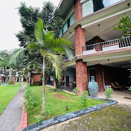 Lanka Bangla Inn Villas Restaurant & Travels 카투나야크 외부 사진