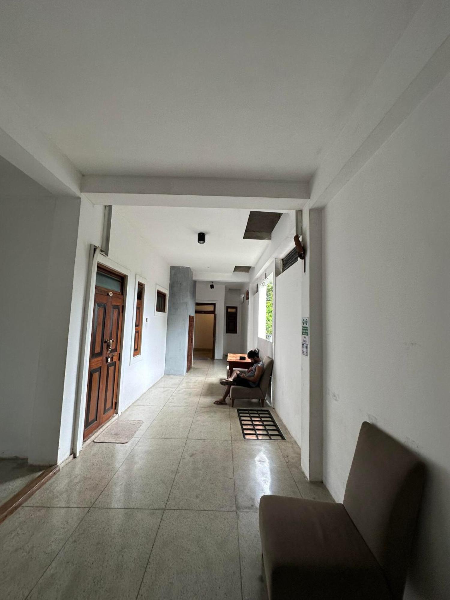 Lanka Bangla Inn Villas Restaurant & Travels 카투나야크 외부 사진