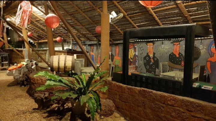 Lanka Bangla Inn Villas Restaurant & Travels 카투나야크 외부 사진